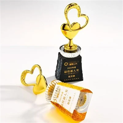 Stikla sirds trofeja